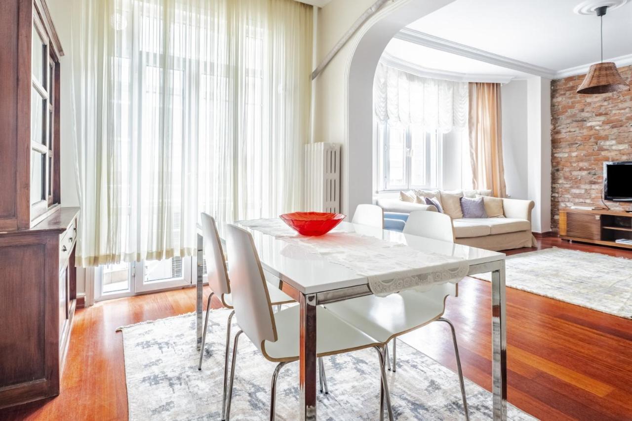 Centrally Located Apartment With Balcony In Sisli Isztambul Kültér fotó